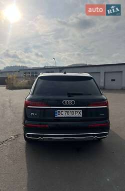 Внедорожник / Кроссовер Audi Q7 2021 в 