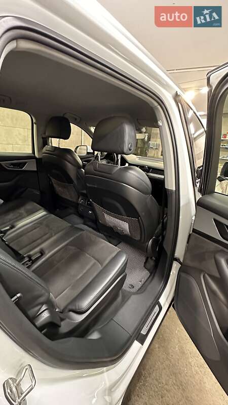 Внедорожник / Кроссовер Audi Q7 2015 в Одессе