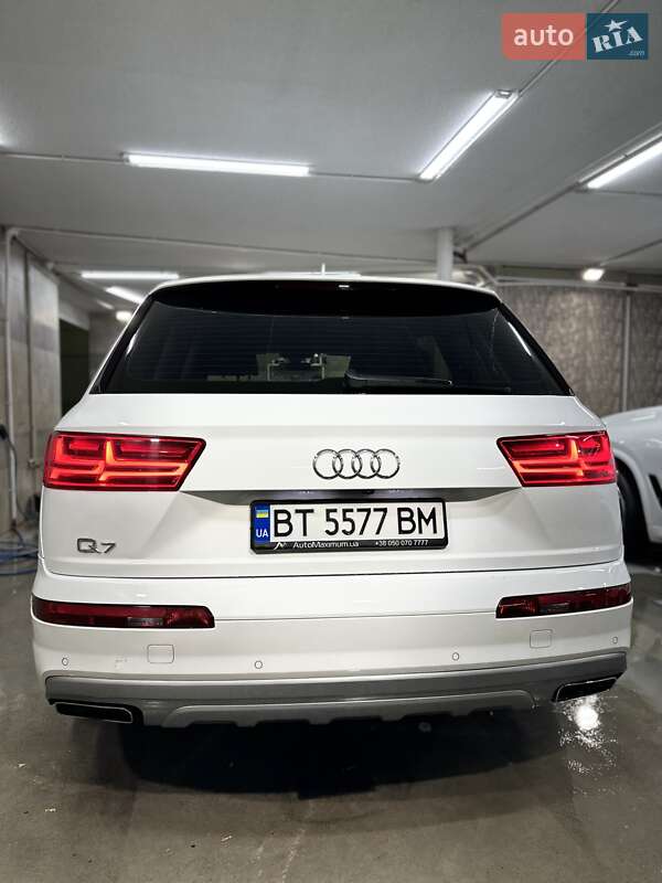 Внедорожник / Кроссовер Audi Q7 2015 в Одессе