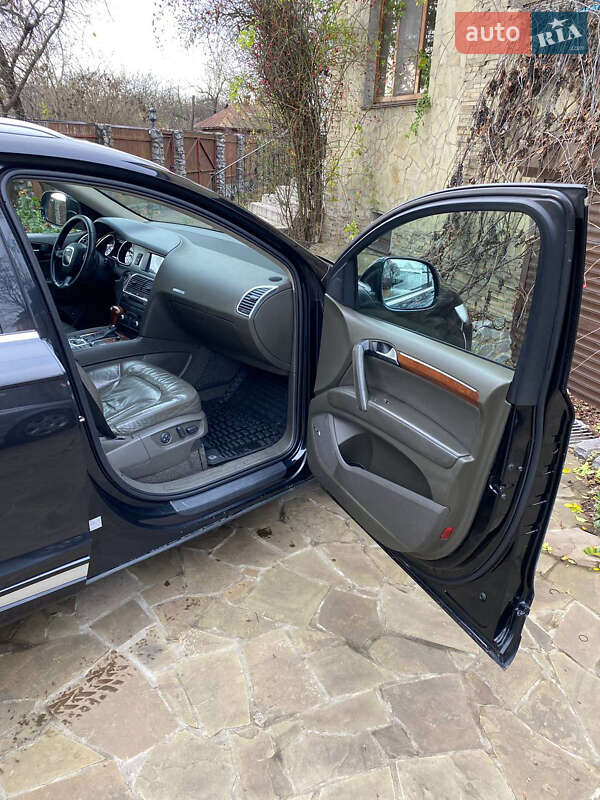 Внедорожник / Кроссовер Audi Q7 2006 в Чернигове