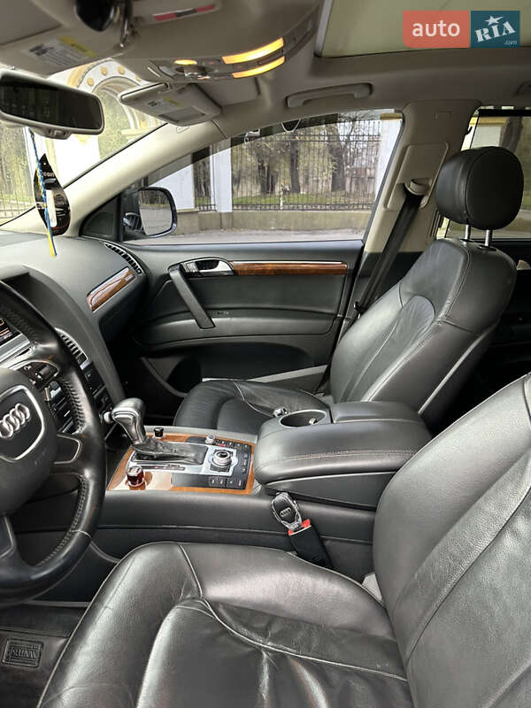 Внедорожник / Кроссовер Audi Q7 2012 в Кривом Роге