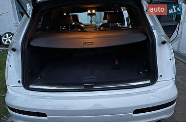 Внедорожник / Кроссовер Audi Q7 2009 в 