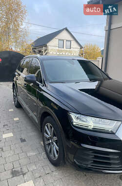 Внедорожник / Кроссовер Audi Q7 2017 в Ужгороде