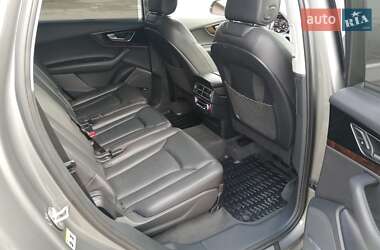Внедорожник / Кроссовер Audi Q7 2016 в 