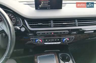 Внедорожник / Кроссовер Audi Q7 2016 в 