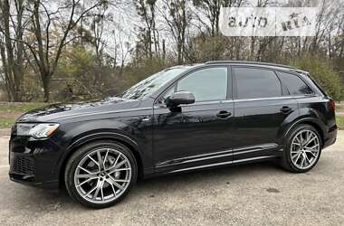 Внедорожник / Кроссовер Audi Q7 2020 в 