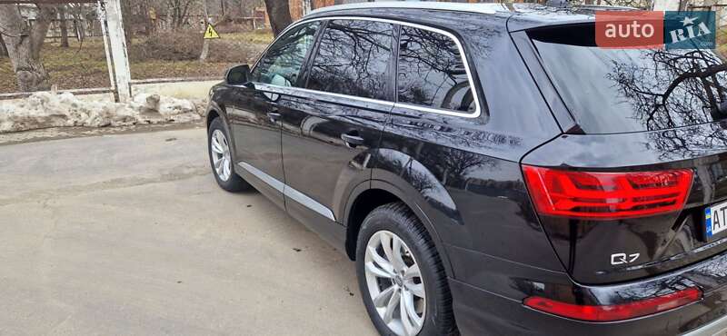 Внедорожник / Кроссовер Audi Q7 2016 в Черновцах