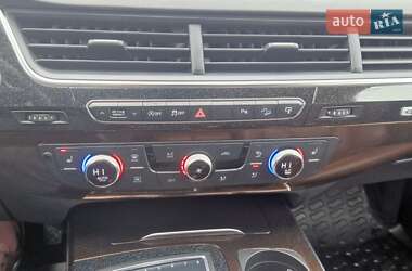 Внедорожник / Кроссовер Audi Q7 2016 в 