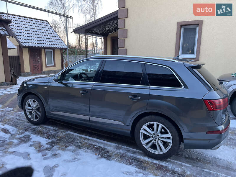 Внедорожник / Кроссовер Audi Q7 2015 в Виннице