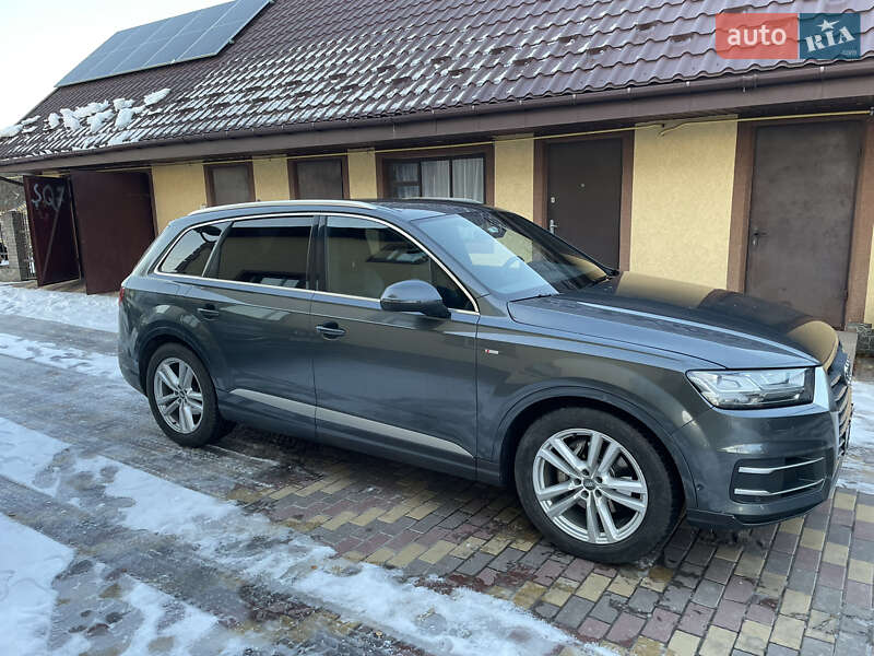 Внедорожник / Кроссовер Audi Q7 2015 в Виннице