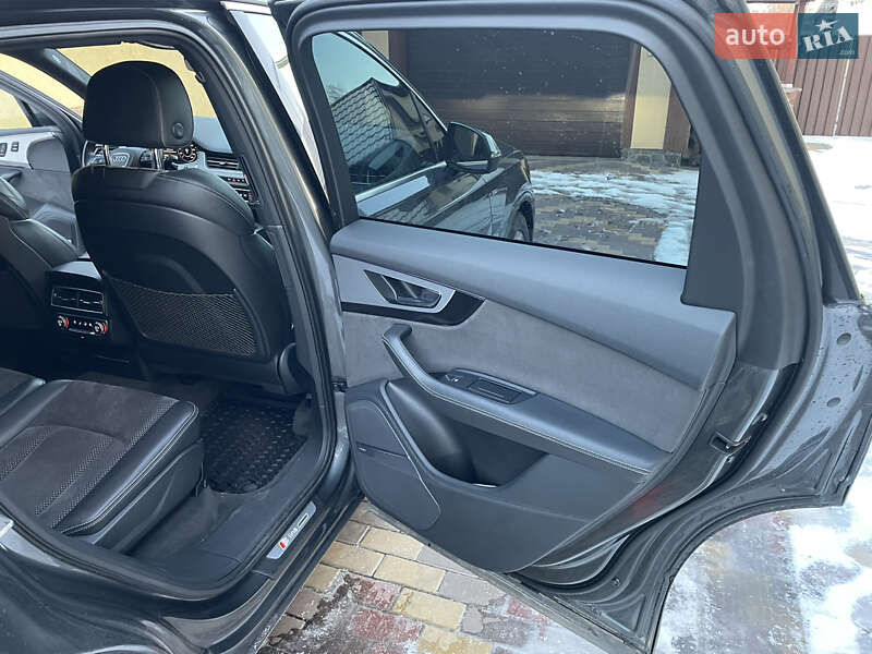 Внедорожник / Кроссовер Audi Q7 2015 в Виннице