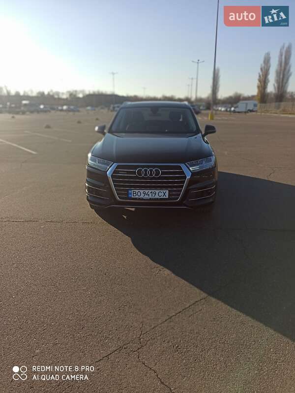 Внедорожник / Кроссовер Audi Q7 2017 в Ананьеве