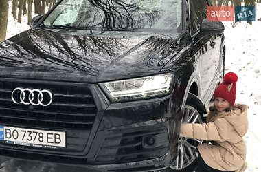 Внедорожник / Кроссовер Audi Q7 2016 в 