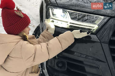 Внедорожник / Кроссовер Audi Q7 2016 в 