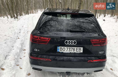 Внедорожник / Кроссовер Audi Q7 2016 в 