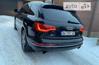 Позашляховик / Кросовер Audi Q7 2010 в 