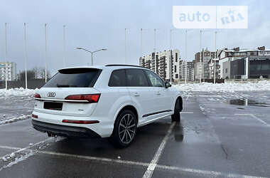Внедорожник / Кроссовер Audi Q7 2020 в 