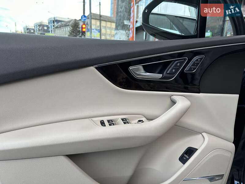 Позашляховик / Кросовер Audi Q7 2016 в Івано-Франківську