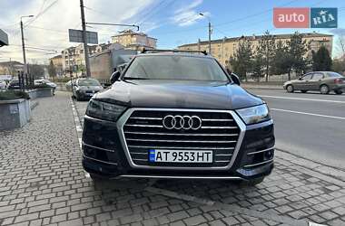 Внедорожник / Кроссовер Audi Q7 2016 в 