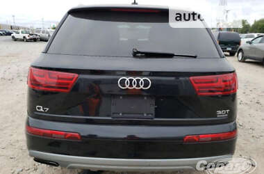 Позашляховик / Кросовер Audi Q7 2015 в 