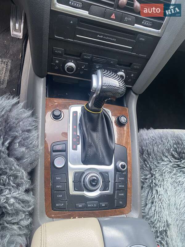 Позашляховик / Кросовер Audi Q7 2010 в Буську