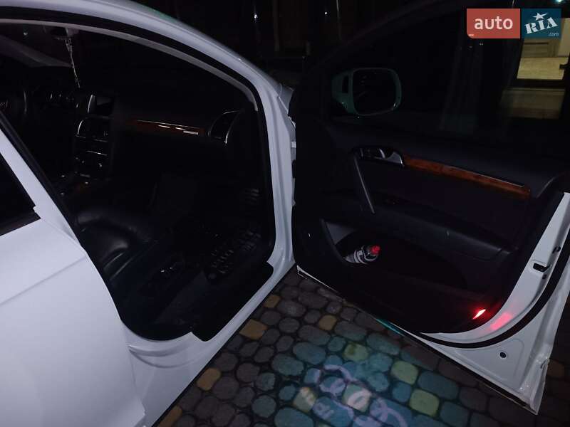 Внедорожник / Кроссовер Audi Q7 2015 в Тернополе