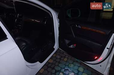 Позашляховик / Кросовер Audi Q7 2015 в 