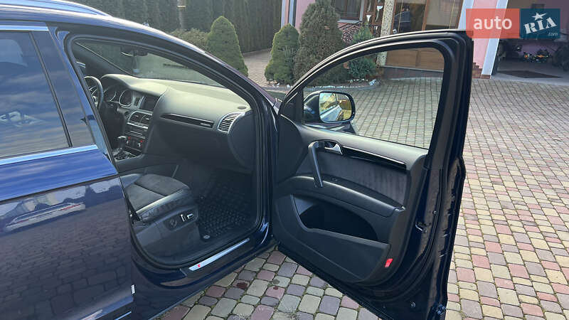 Внедорожник / Кроссовер Audi Q7 2013 в Каменец-Подольском