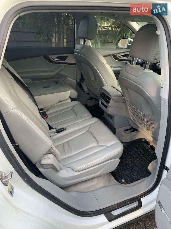 Позашляховик / Кросовер Audi Q7 2018 в Дніпрі