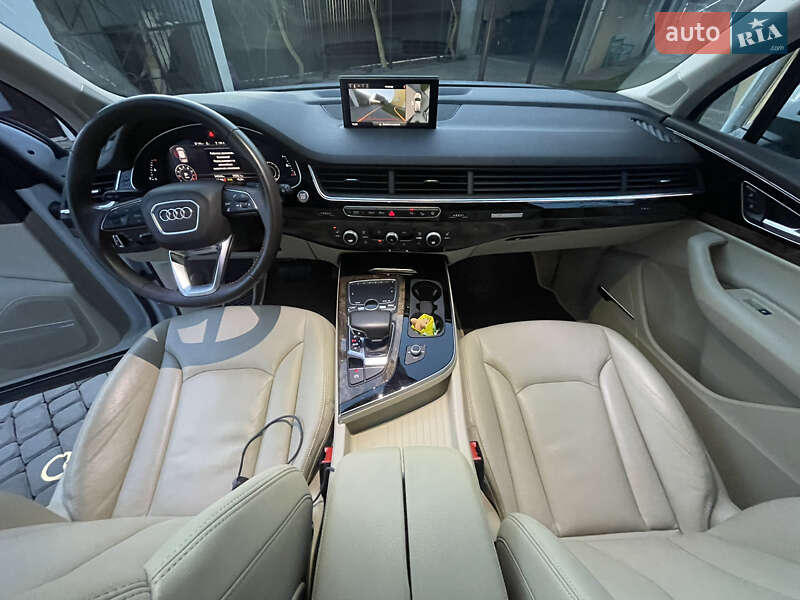 Внедорожник / Кроссовер Audi Q7 2017 в Дрогобыче