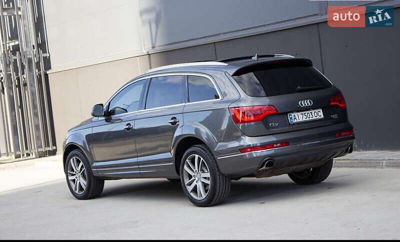 Позашляховик / Кросовер Audi Q7 2015 в Переяславі