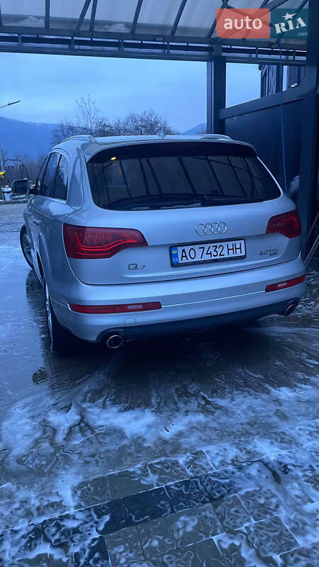 Внедорожник / Кроссовер Audi Q7 2010 в Тячеве