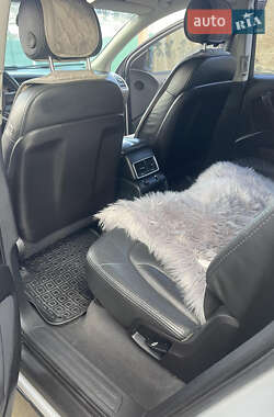 Внедорожник / Кроссовер Audi Q7 2010 в 