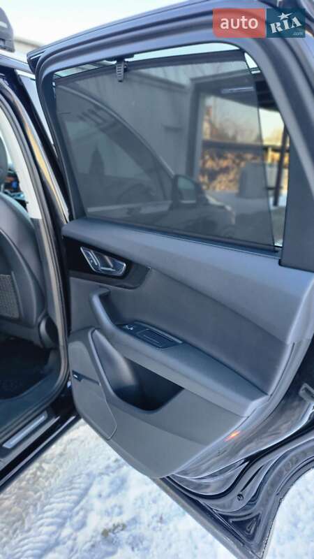 Внедорожник / Кроссовер Audi Q7 2016 в Киеве