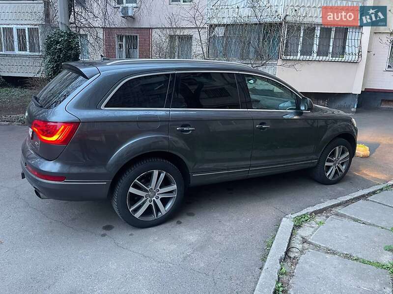 Позашляховик / Кросовер Audi Q7 2015 в Одесі