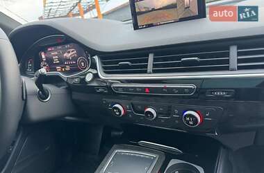 Внедорожник / Кроссовер Audi Q7 2018 в 