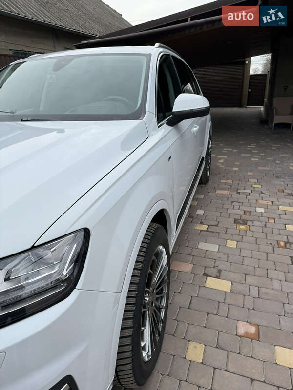 Позашляховик / Кросовер Audi Q7 2017 в Ізмаїлі