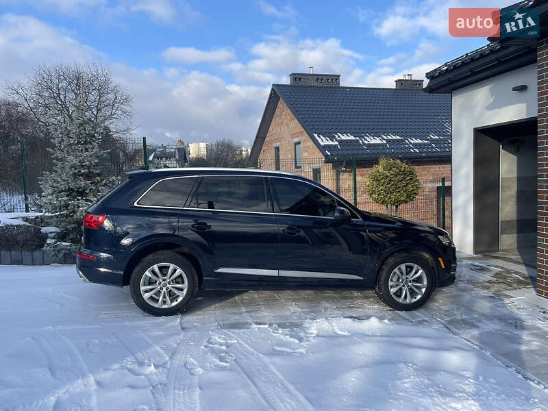Позашляховик / Кросовер Audi Q7 2016 в Львові
