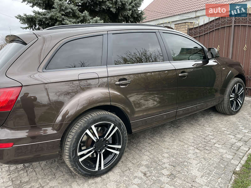 Внедорожник / Кроссовер Audi Q7 2011 в Днепре