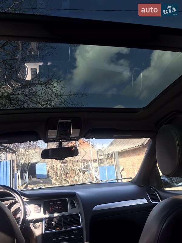 Внедорожник / Кроссовер Audi Q7 2011 в Новой Ушице