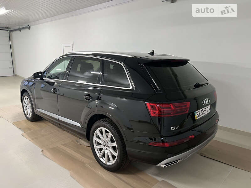 Внедорожник / Кроссовер Audi Q7 2017 в Хмельницком