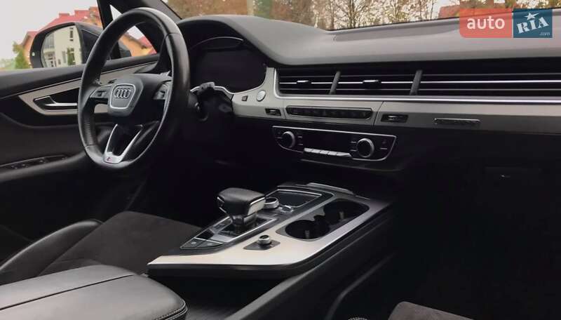 Внедорожник / Кроссовер Audi Q7 2015 в Ровно