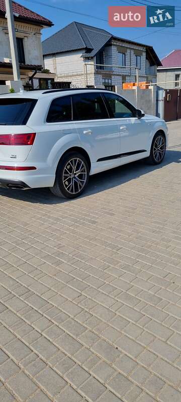 Внедорожник / Кроссовер Audi Q7 2017 в Одессе