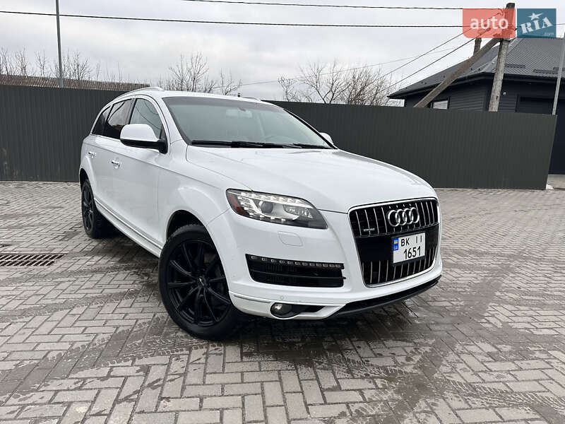 Позашляховик / Кросовер Audi Q7 2014 в Сарнах