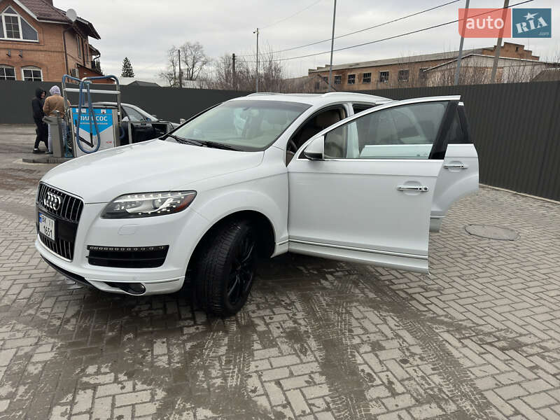 Позашляховик / Кросовер Audi Q7 2014 в Сарнах