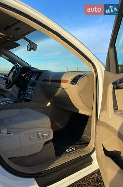 Внедорожник / Кроссовер Audi Q7 2014 в 