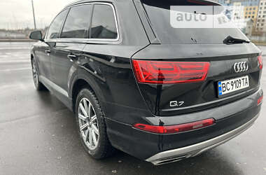 Позашляховик / Кросовер Audi Q7 2017 в 