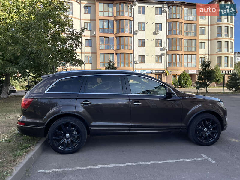 Позашляховик / Кросовер Audi Q7 2011 в Рівному