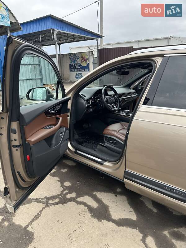 Позашляховик / Кросовер Audi Q7 2018 в Полтаві