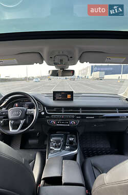 Внедорожник / Кроссовер Audi Q7 2017 в 